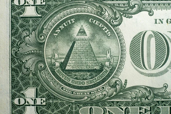 美国一美元钞票背面的年金眼镜蛇座右铭和天眼 — 图库照片