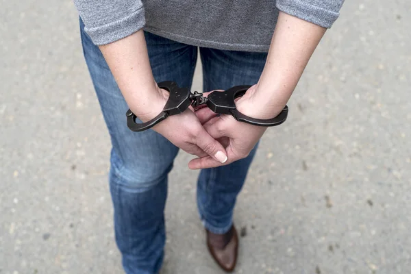 Women handcuffed criminal police — Stock Photo, Image