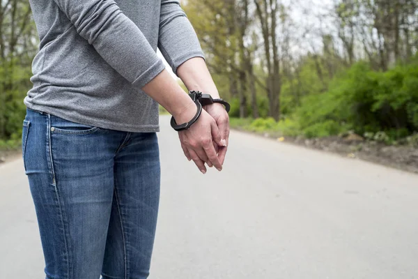 Women handcuffed criminal police — Stock Photo, Image