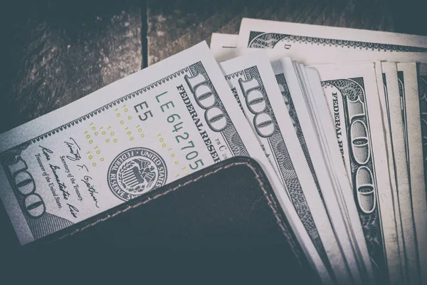 bir cüzdan dolar tam