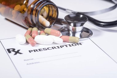 hastalıklara karşı ilaç için reçete