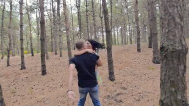 adam kız vardır. Aşk mutlu çift.