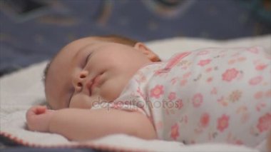 uyku sırasında bebek bebeği