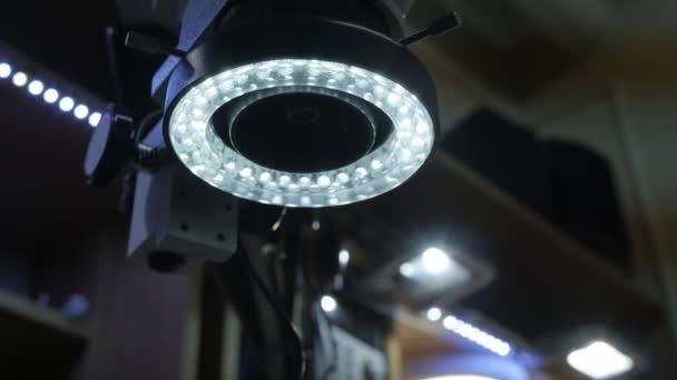 Microscópio com luz de fundo LED — Vídeo de Stock