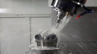 CNC metal işleme makineleri