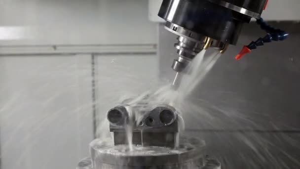Máquina de processamento de metal CNC — Vídeo de Stock