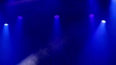 Rock konseri ve disko parti sahne ışıkları