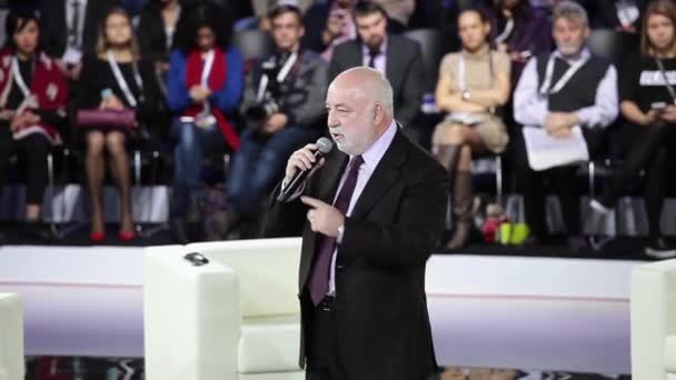 Forum technologique de Moscou Open Innovations 2016 à Technopark Skolkovo. Discours de Viktor Vekselberg le président de Skolkovo . — Video