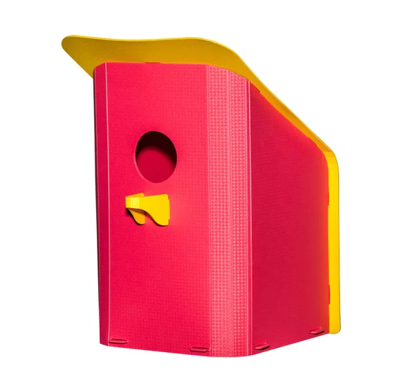 Kunststof birdhouse geïsoleerd — Stockfoto