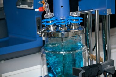 Evrensel reaktör iş istasyonu