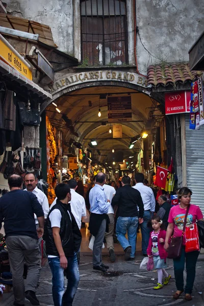 Tor Haupteingang zum großen Basar Blick in Istanbul, Türkei — Stockfoto
