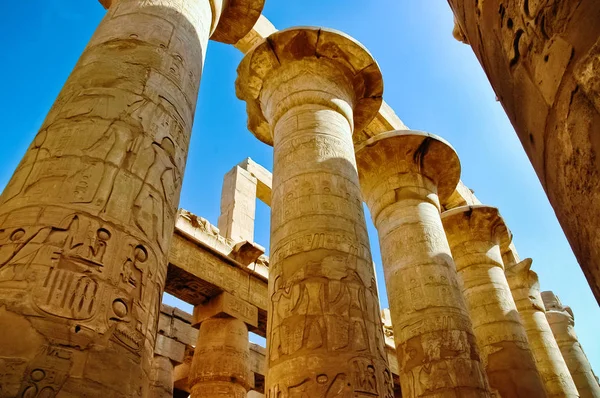 Le colonne nel Tempio di Karnak, Egitto — Foto Stock