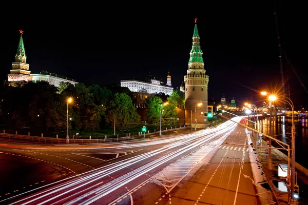 Московський кремль вночі — стокове фото