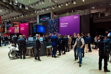 IBM şirket stand iç sergi CeBIT 2017 yılında Hannover Messe, Almanya