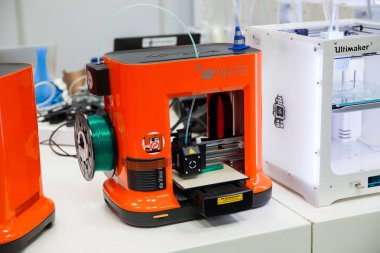 3D yazıcı Da Vinchi mini baskı kapatmak yukarıya oluşum sergi CeBIT 2017 yılında Hannover Messe, Almanya