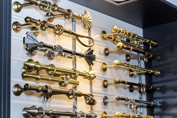 Korniş perdesi için tali gereçler