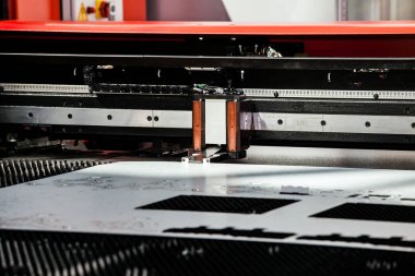 Metal levha Delme Makinası