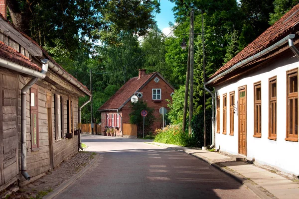 Arquitectura de la ciudad de Kuldiga, Letonia — Foto de Stock