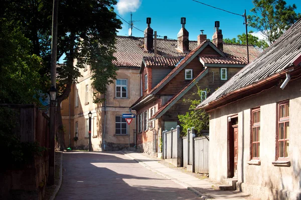Arquitectura de la ciudad de Kuldiga, Letonia — Foto de Stock