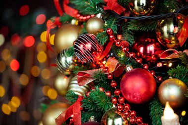 Garland ağaç üzerinde yanıp sönen ile Noel arka plan