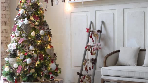 Navidad y año nuevo decoración de interiores — Vídeo de stock