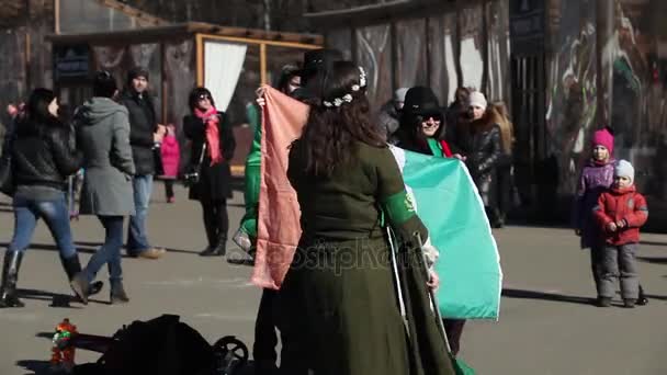 Celebración del Día de San Patricio irlandés en Moscú, Rusia . — Vídeo de stock