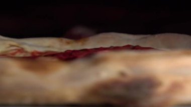 Pizza fırında döner
