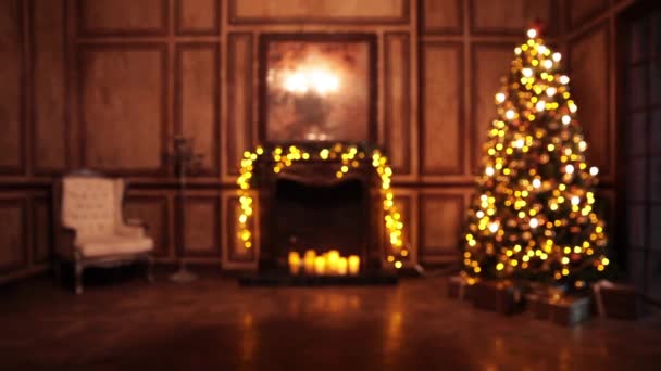 Nowy rok drzewo udekorowane wnętrza pokoju w stylu klasycznym — Wideo stockowe