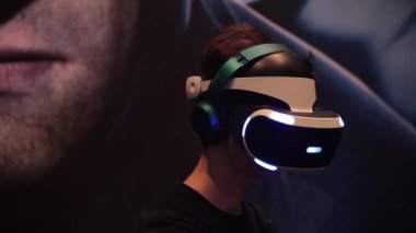 Video oyunları Playstation Ps4 üzerinde oynamak insanlar stand