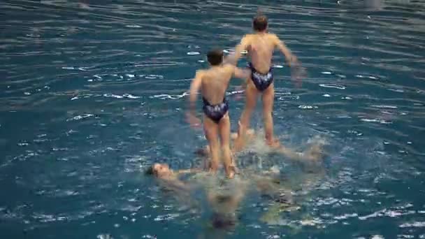 水上团队运动, 女孩花样游泳 — 图库视频影像
