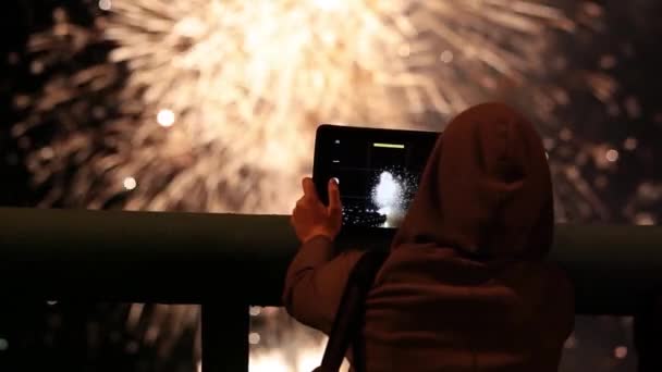 Vuurwerk pyrotechnische show — Stockvideo