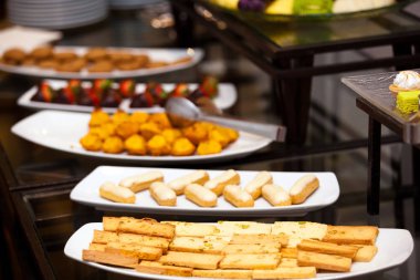 Aperatifler ve sandviç kahvaltı için