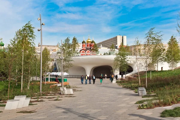 Yeni Zaryadye Park, Moskova, Rusya Red Square yakınındaki Şehir Parkı — Stok fotoğraf