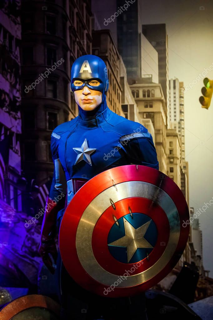 Figura de cera de Chris Evans como Capitán América en el museo