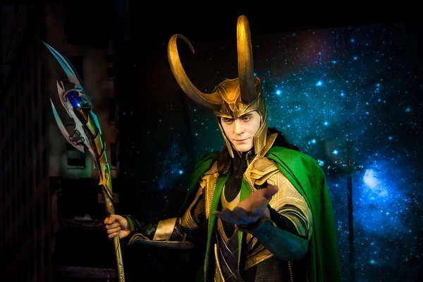 Figur lilin karakter fiksi Loki dari buku komik Amerika di museum Madame Tussauds Wax di Amsterdam, Belanda — Stok Foto