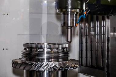 5 eksenli sıkıcı ve makine dönüm