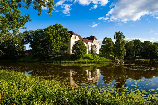 Jaunpils Castle in Latvia — Stock Photo, Image