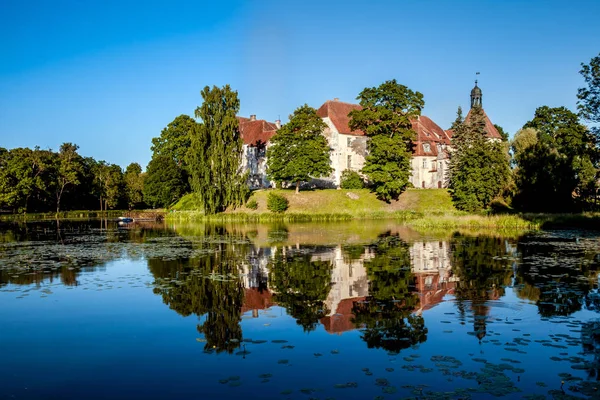 Jaunpils Castle in Latvia — Stock Photo, Image