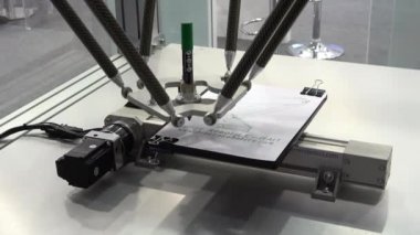 Robot Messe Hannover, Almanya'nın adil Dierre robot şirketi tarafından çizim