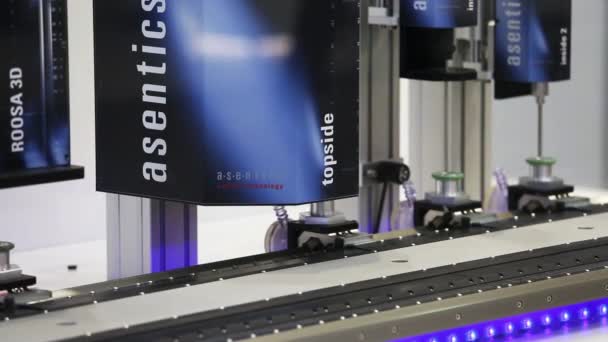 Industriell bildbehandling för fabriksautomation Asentics Vision-teknik-montern på Messe Mässan i Hannover, Tyskland — Stockvideo