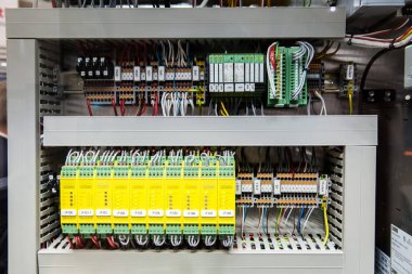 Emniyetli röle modülleri Phoenix Contact Messe Hannover, Almanya'nın fuar tarihinde tarafından