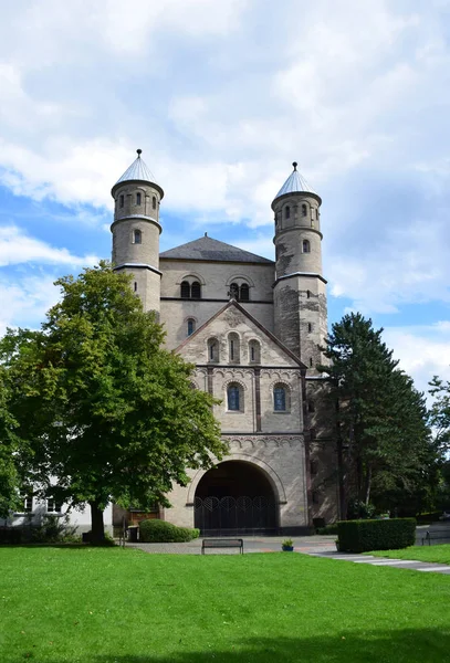 Romanesk kilise St. Panteleimon Köln