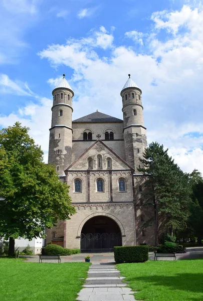 Romanesk kilise St. Panteleimon