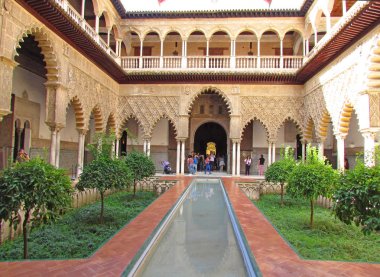 Alczar kale kızlarda avlusu