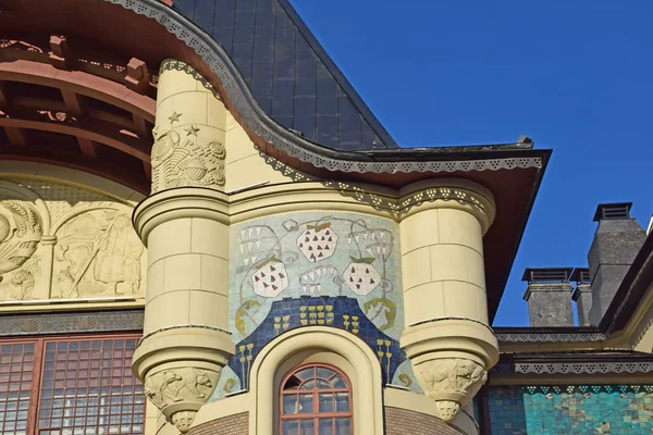 Moskova 'daki Yaroslavl istasyonu 1870 yılında mimar Fyodor Shechtel tarafından inşa edilmiştir. Bina modern elementlerle neo-Rus tarzında yapılmıştır. Rusya, Moskova, Kasım 2019