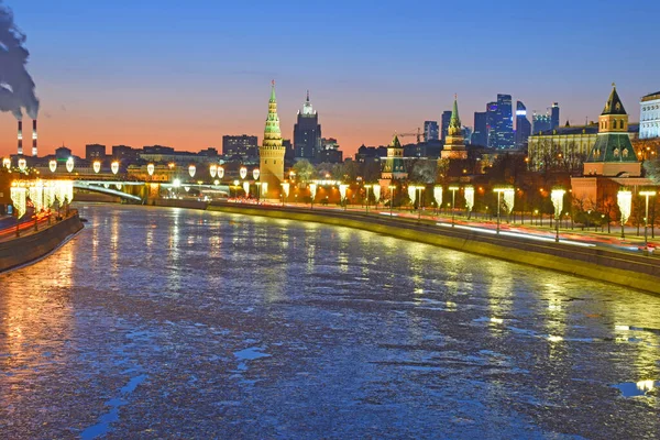 Disparos Nocturnos Moscú Cerca Catedral Cristo Salvador Kremlin Rusia Moscú —  Fotos de Stock