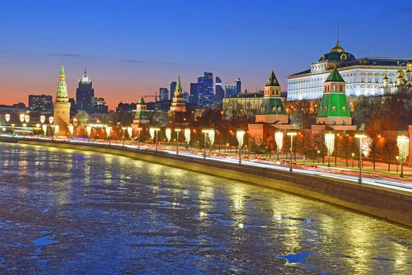 Večerní Natáčení Moskvě Katedrály Krista Spasitele Kreml Rusko Moskva Leden — Stock fotografie