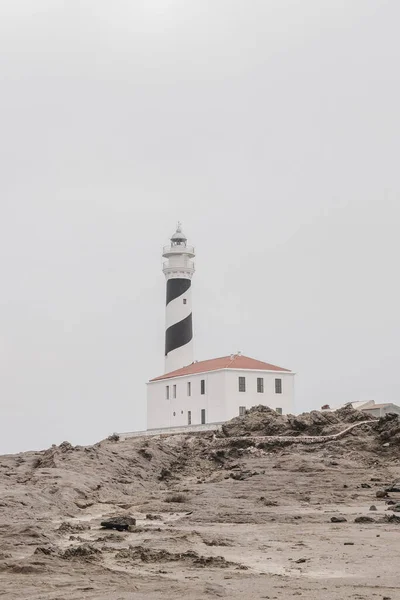 Phare Sur Rochers Concept Créatif Minimal Lumineux Aéré — Photo