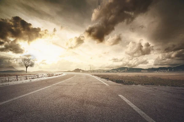 Landschaft Und Asphaltstraße — Stockfoto