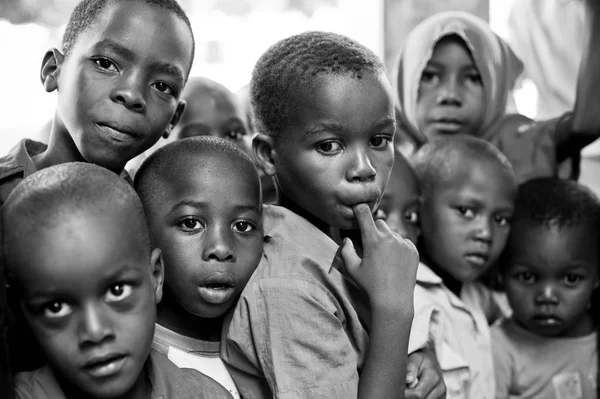 蒙巴萨。肯尼亚。2012 年 1 月 9 日。马赛族儿童 — 图库照片